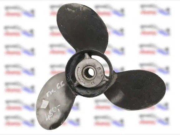 Śruba napędowa YAMAHA HONDA SUZUKI 13,3/4X21 nr.66