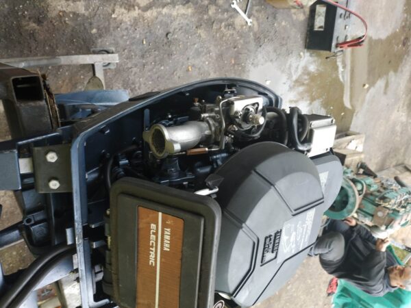 Silnik zaburtowy Yamaha 8 KM 4 Stroke Czapa nr.10