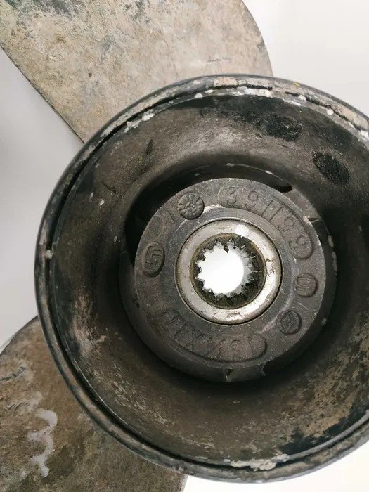 Śruba napędowa Johnson Evinrude OMC (13-1/4 x 17) nr.10