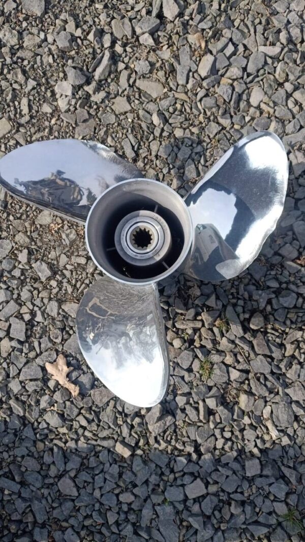 Śruba napędowa VIPER V4 JOHNSON/EVINRUDE/OMC 13.875 X 17P 13 Spline